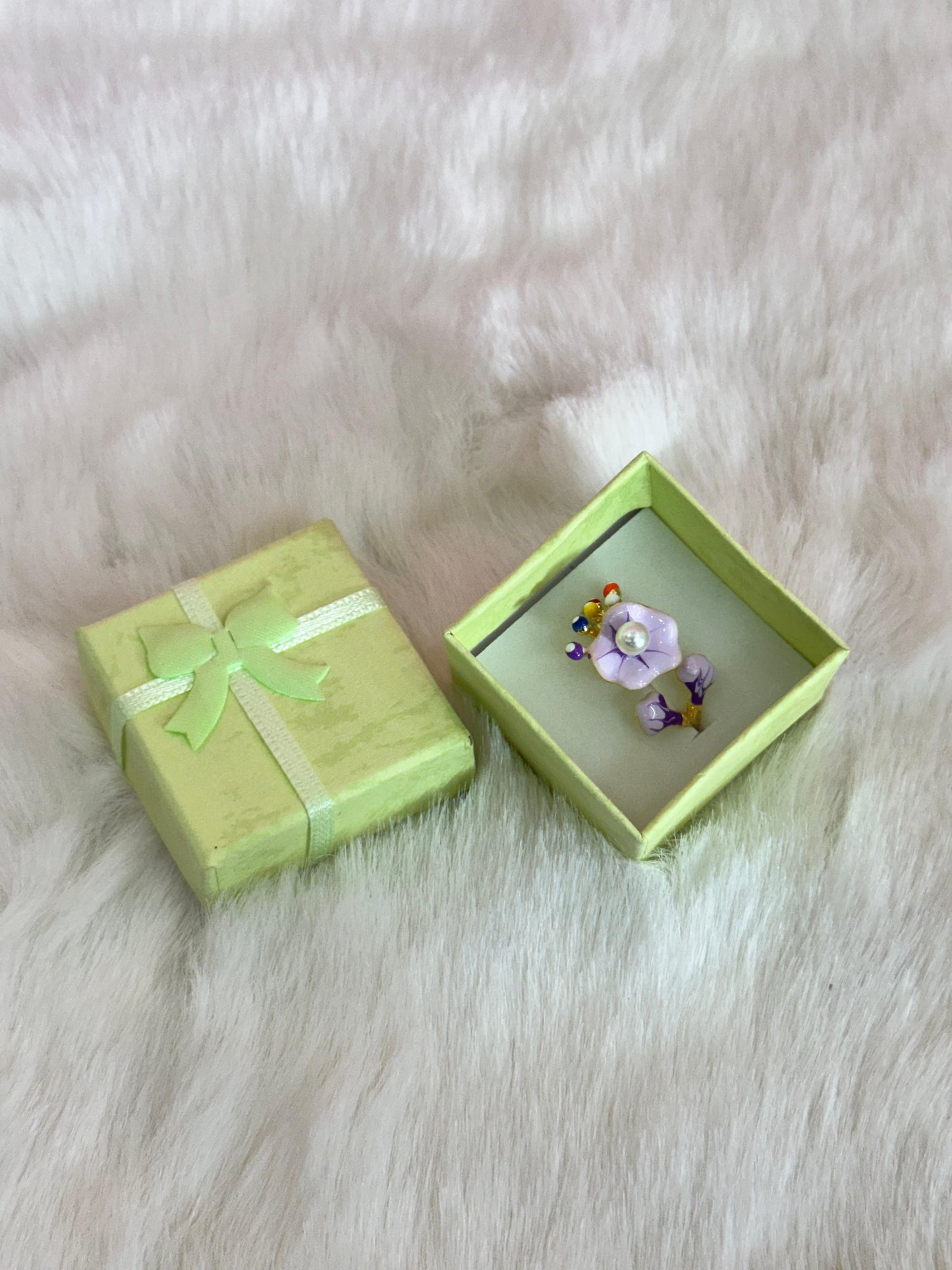 Exclusive flower ring