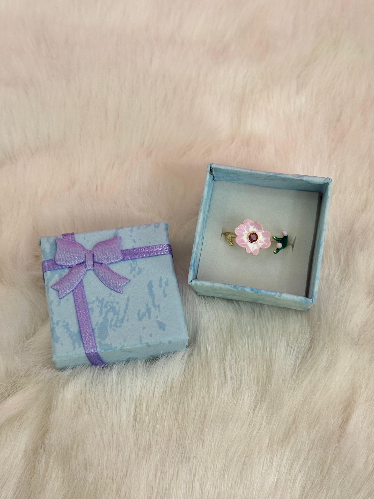 Exclusive flower ring