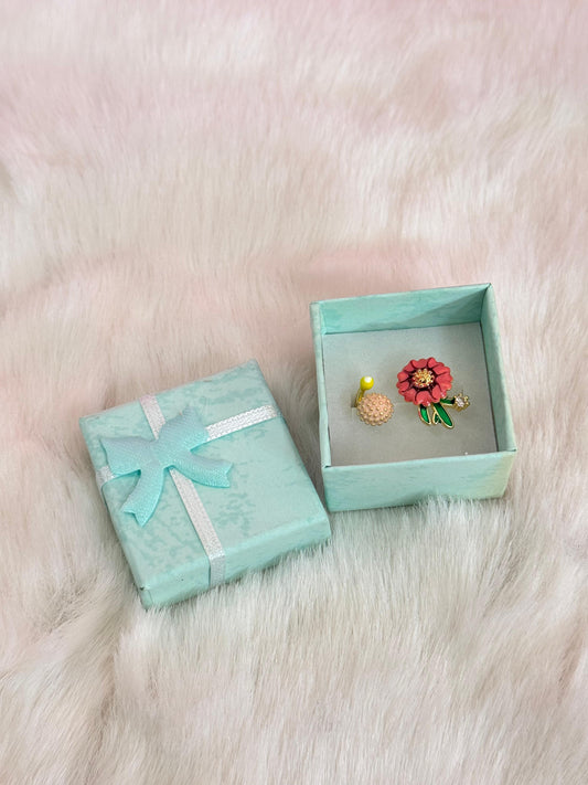 Exclusive flower ring