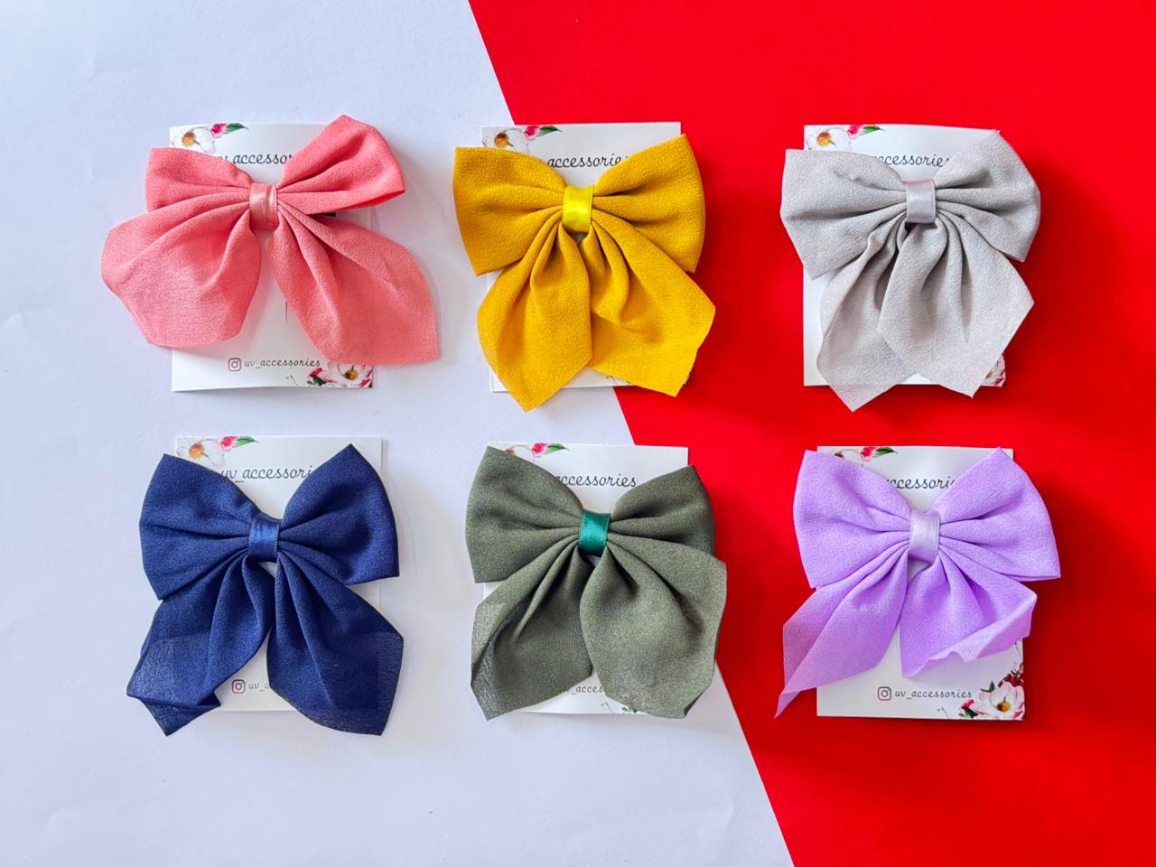 Plain bow clips