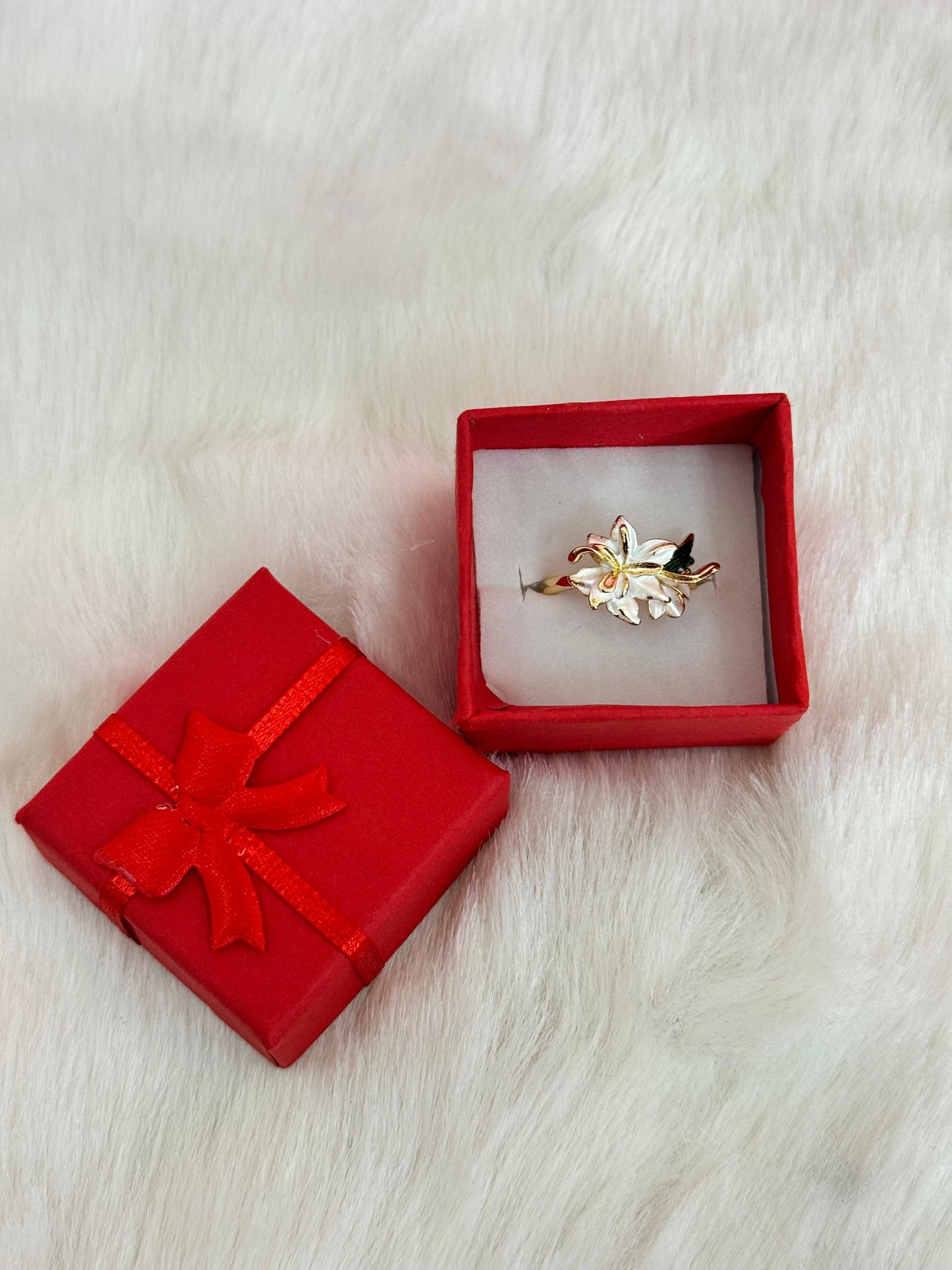 Exclusive flower ring