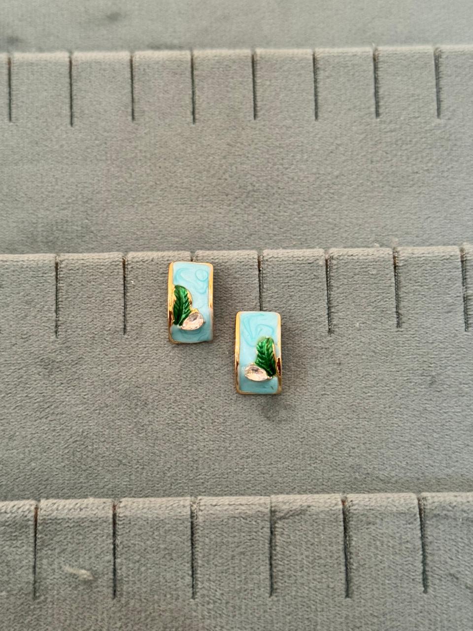 Enamel mini studs