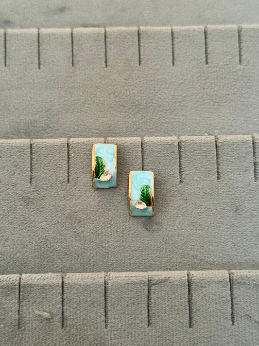 Enamel mini studs