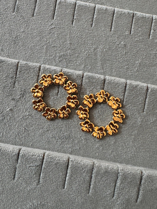 Flower studs