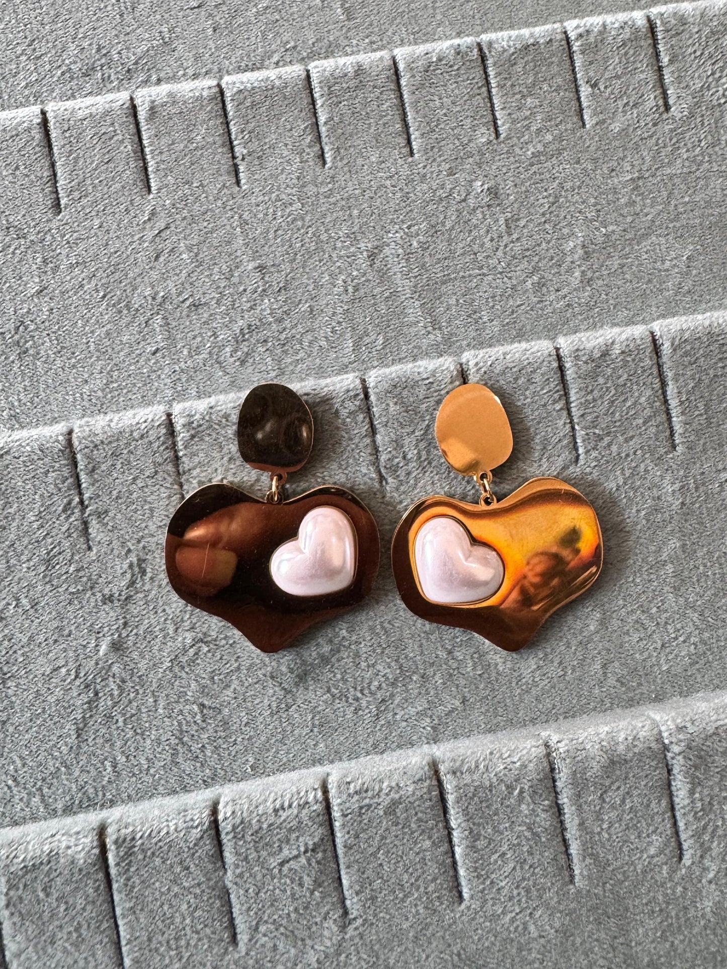 Pearl heart earrings