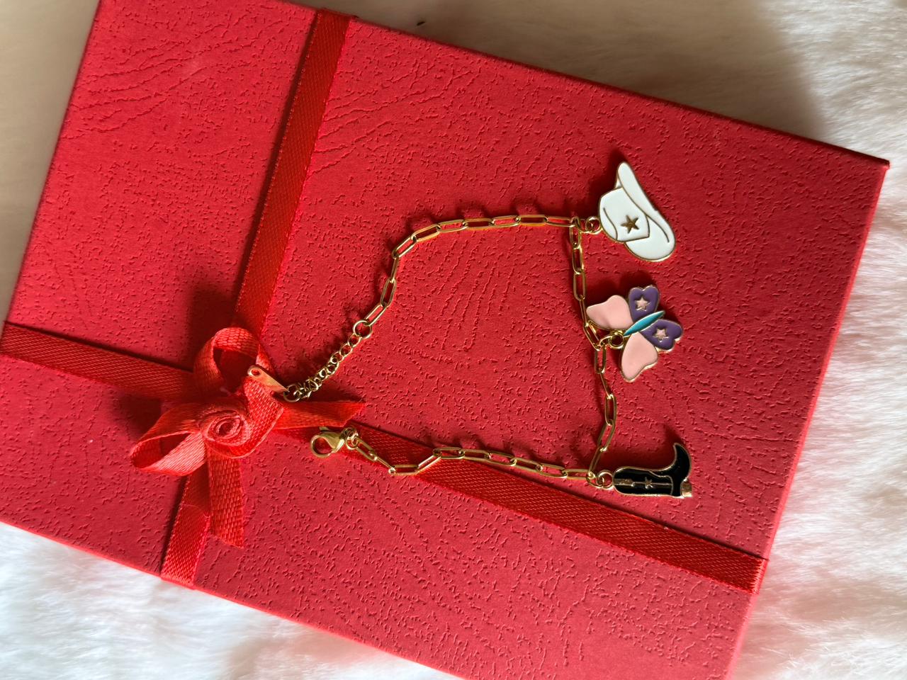 Charms link bracelet