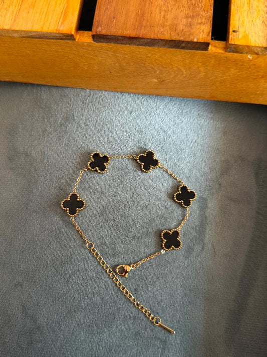Black clove bracelet