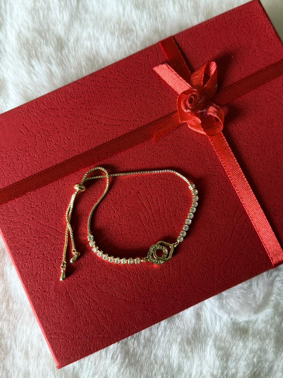 Double clove adjustable bracelet