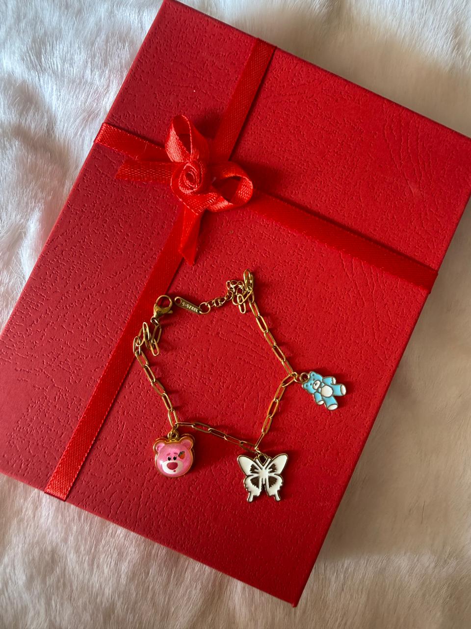 Charm link bracelet