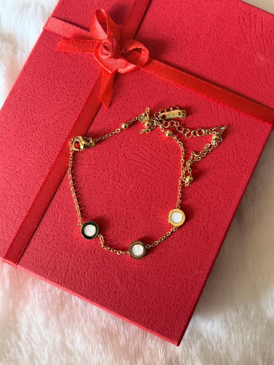 Round stone bracelet